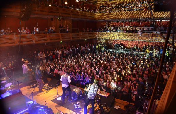 Mumford performing to a full house